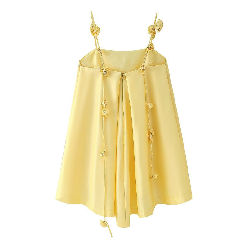 Make a bold statement in this satin strapless dress, featuring standout three-dimensional flower details for a daring look.