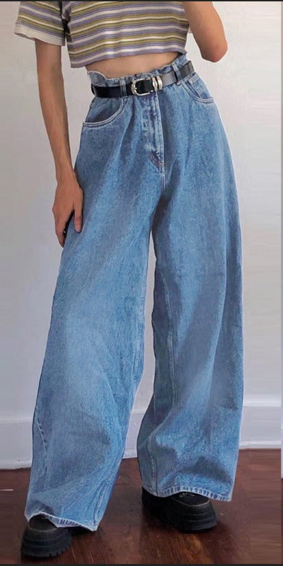 Trendy Wide Leg Jeans - runwayfashionista.com