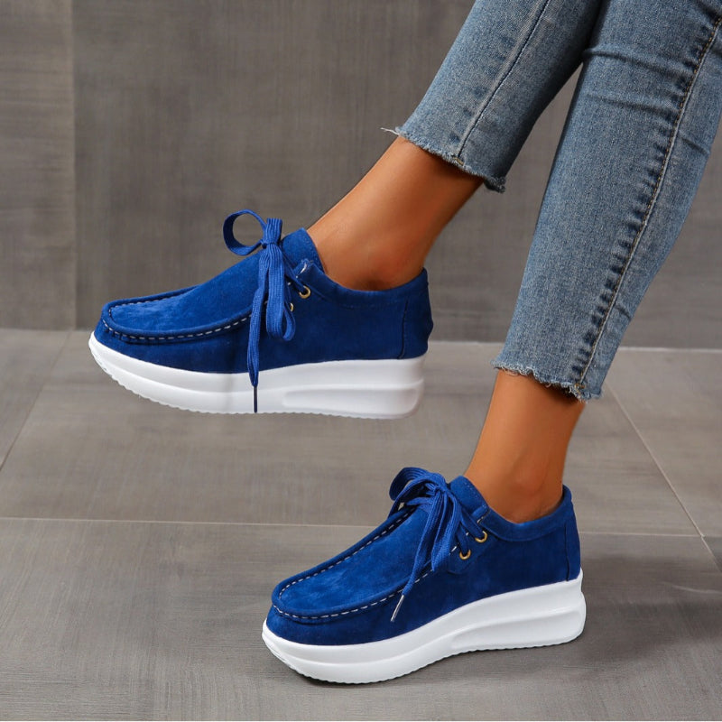 Casual Comfort: Women's Round Toe Lace-Up Mesh Sneakers - runwayfashionista.com