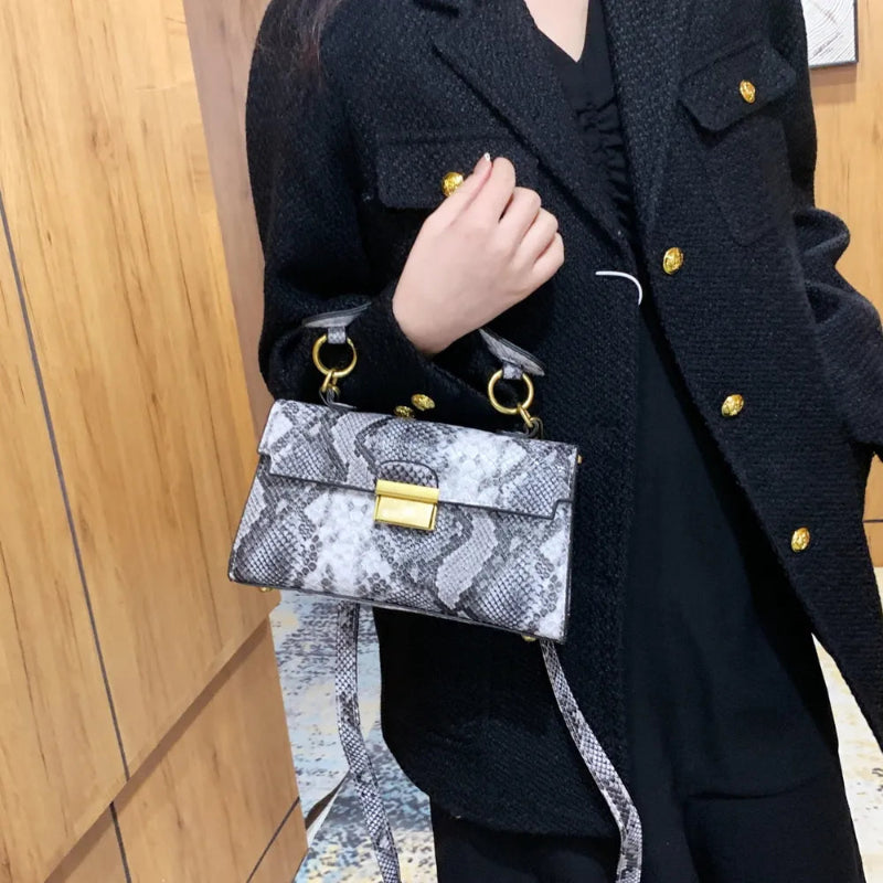 Chic Snakeskin Print PU Leather Crossbody Bag - runwayfashionista.com