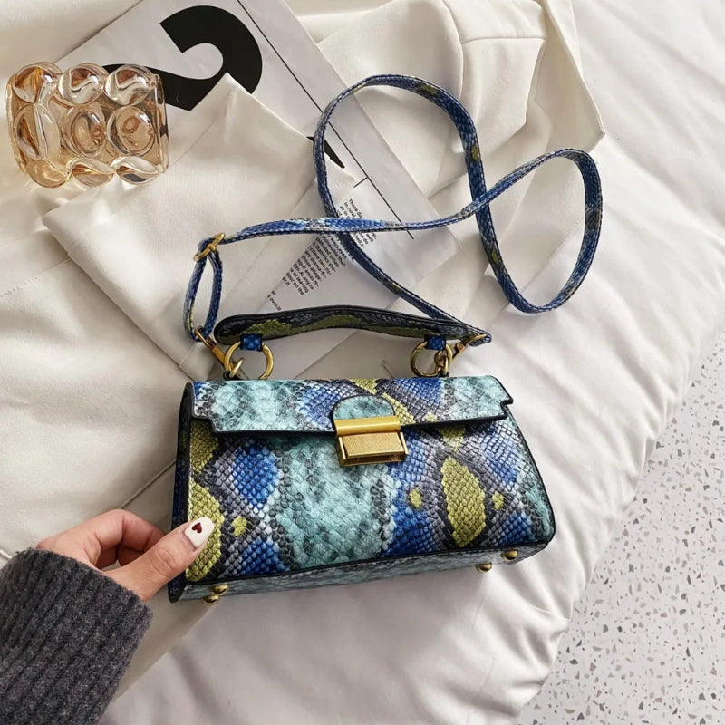 Chic Snakeskin Print PU Leather Crossbody Bag - runwayfashionista.com