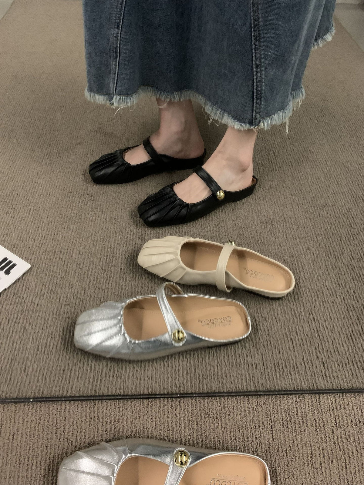 Half Tuo Flat Bottom Sandals - runwayfashionista.com