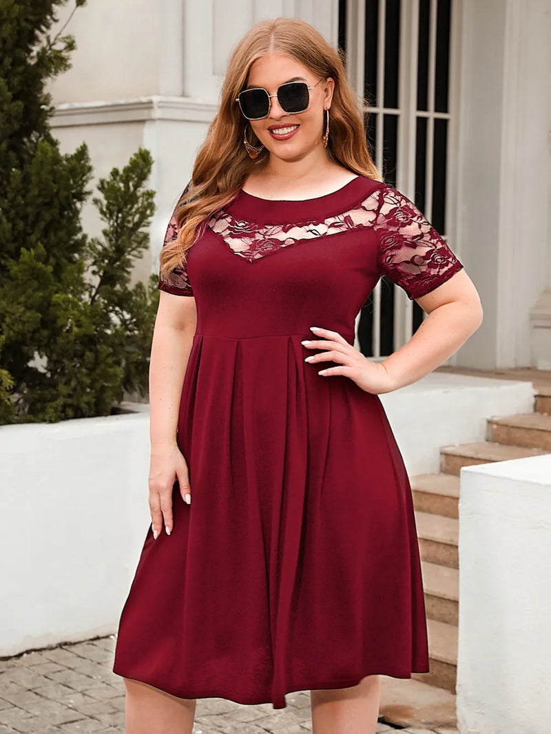 Geometric Chic: Your New Favorite Plus Size Midi Dress!