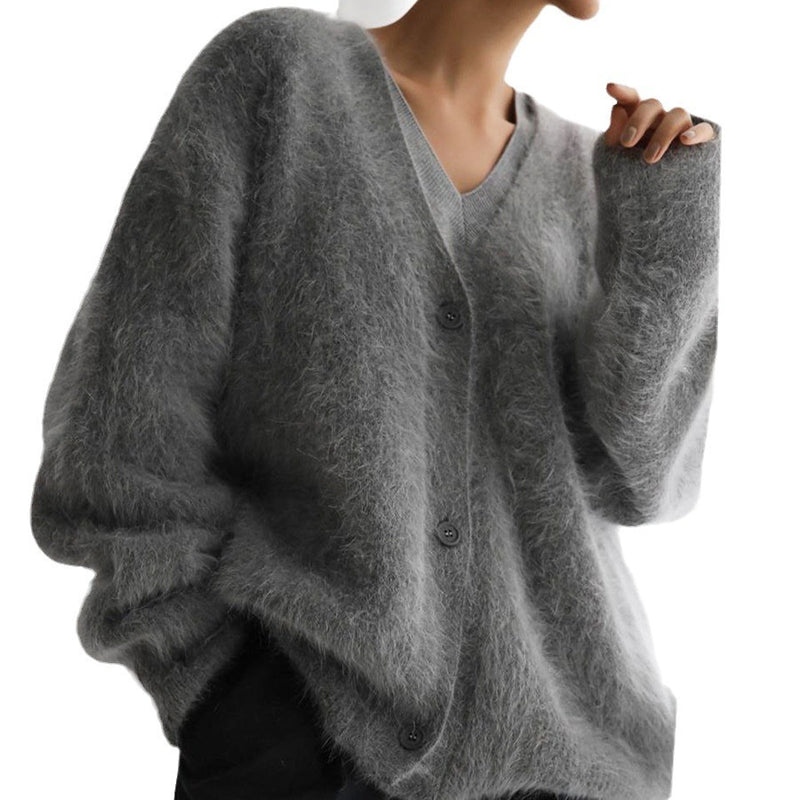 Long sleeved knitted sweater - runwayfashionista.com