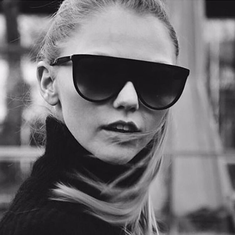 Large frame ins sunglasses