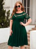 Geometric Chic: Your New Favorite Plus Size Midi Dress!