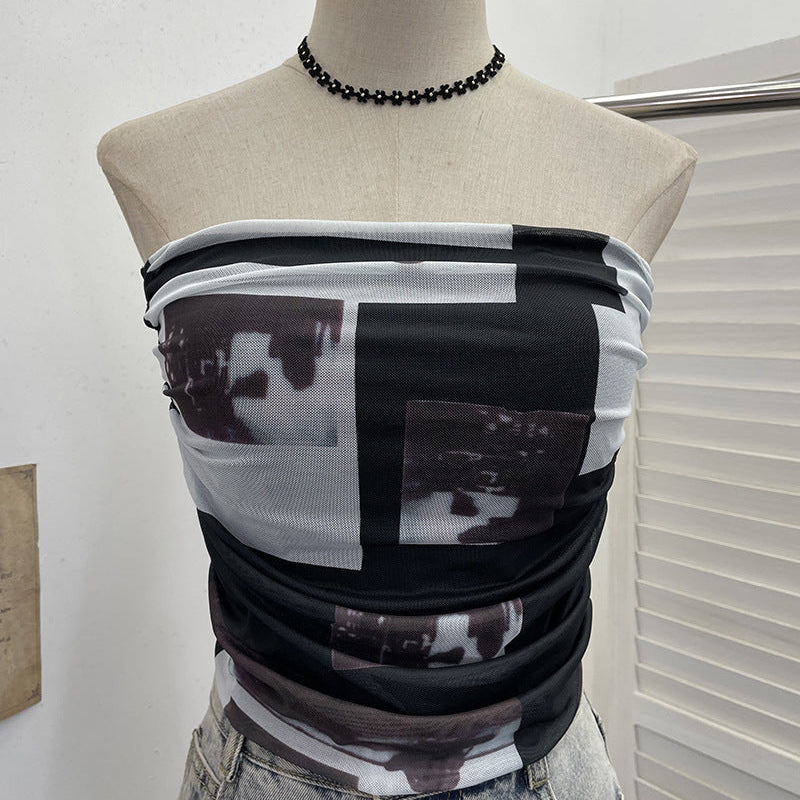 Effortlessly Edgy: The Perfect Sleeveless Top!