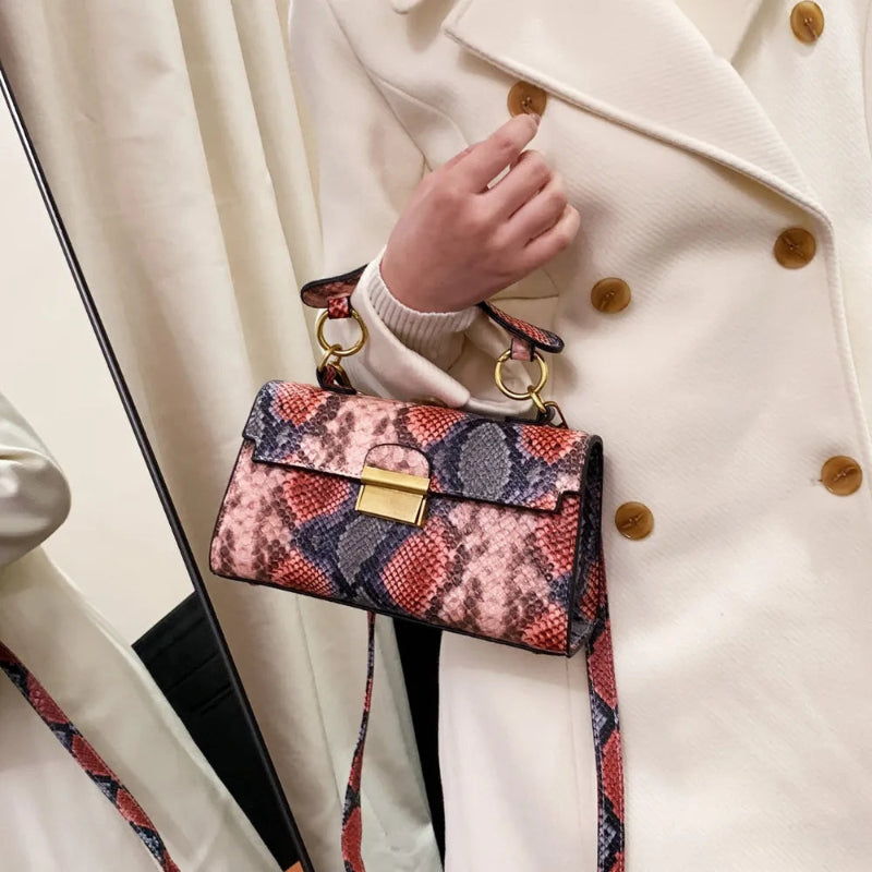 Chic Snakeskin Print PU Leather Crossbody Bag - runwayfashionista.com