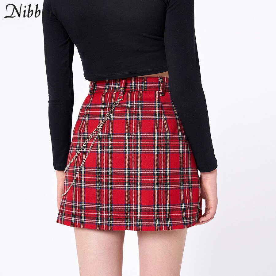 Vintage red Plaid mini skirts - runwayfashionista.com
