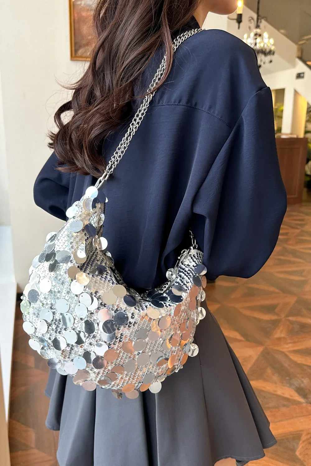 Sequin Chain Crossbody Bag - Adjustable & Stylish - rnwayfashionistacom