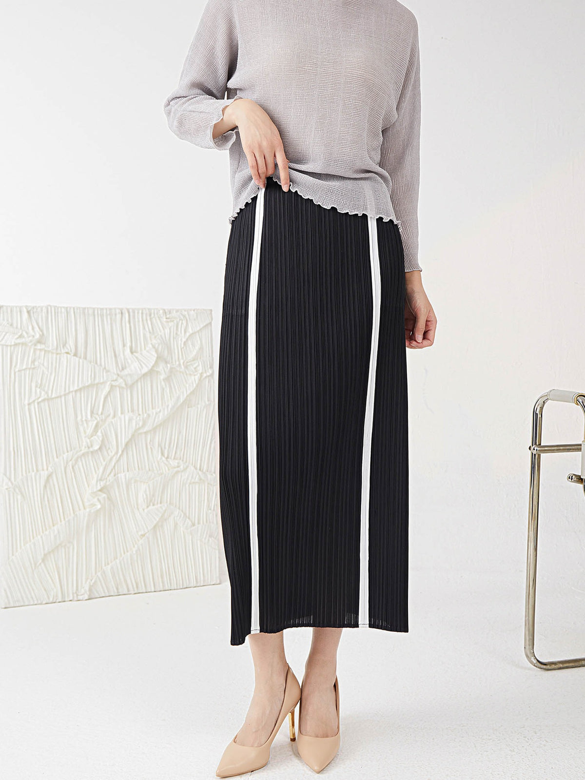 Long Straight Elegant Skirt - runwayfashionista.com