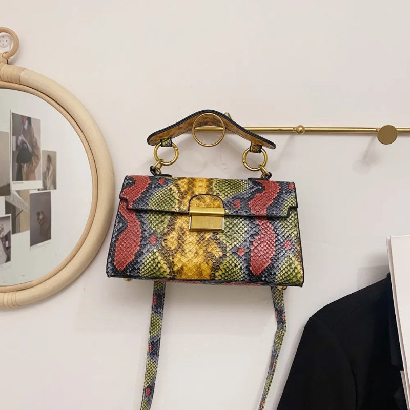 Chic Snakeskin Print PU Leather Crossbody Bag - runwayfashionista.com