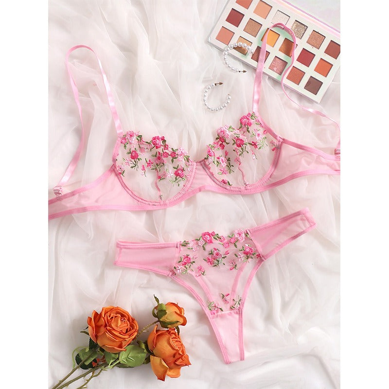 Low Waist Lace Lingerie Set - runwayfashionista.com