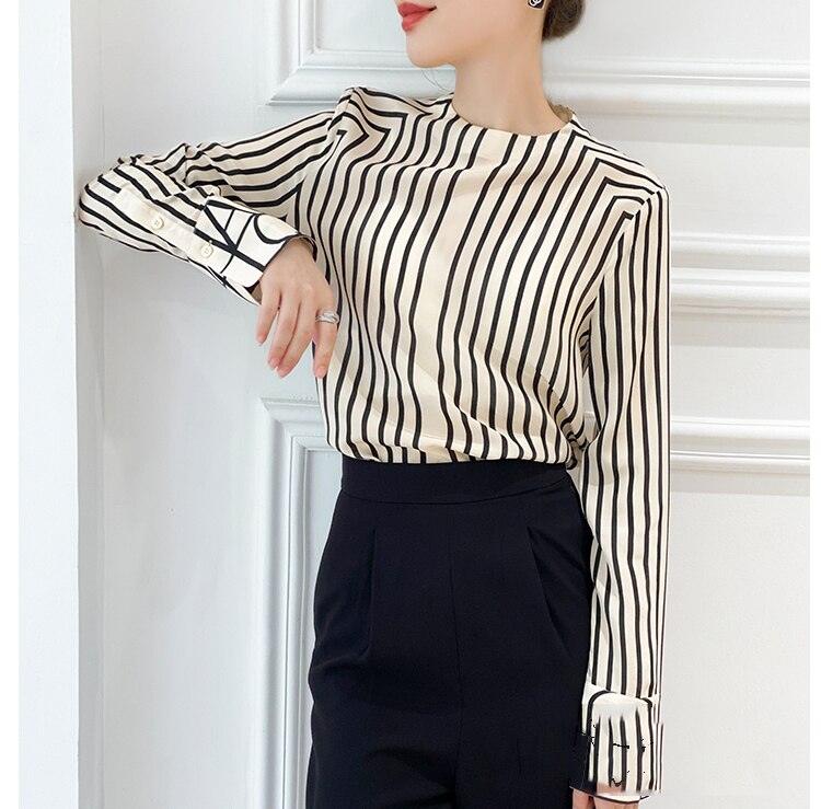 Striped O-Neck Full Sleeve Blouse - runwayfashionista.com