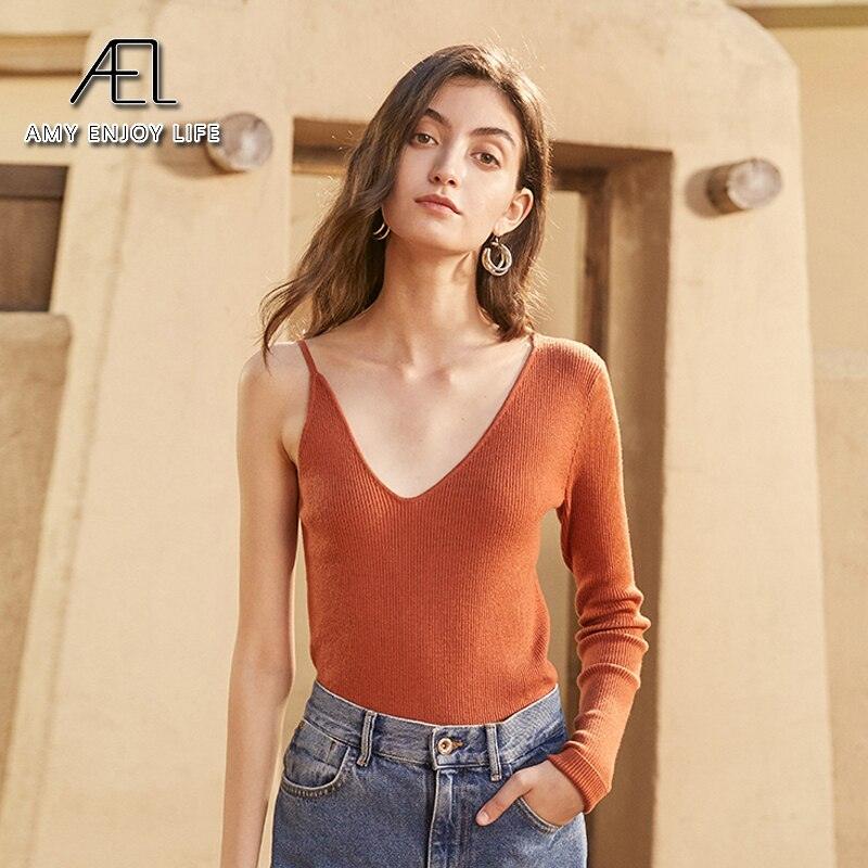 V-Neck Thin Underlay Slim Top - runwayfashionista.com