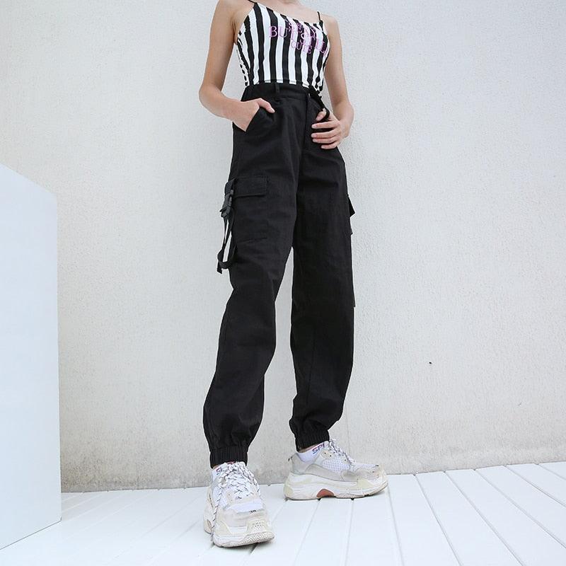 Black High Waist Cargo Pants - runwayfashionista.com